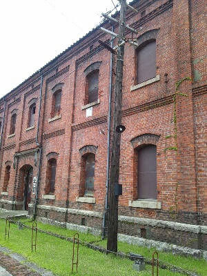 懐かしくも時代を感じる木の電柱