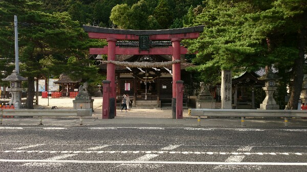 白鬚神社の正面入口