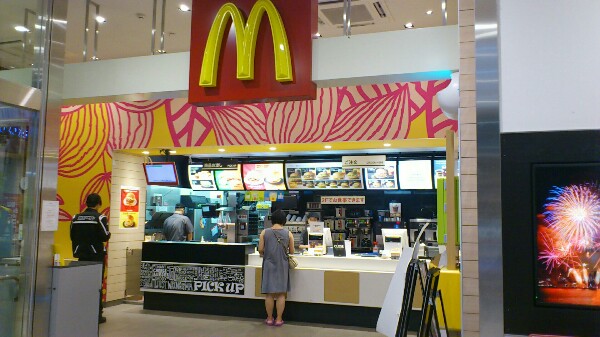 大津サービスエリア下りにはマクドナルドがある