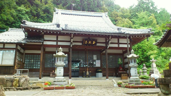 太郎坊宮へ行く途中にある成願寺