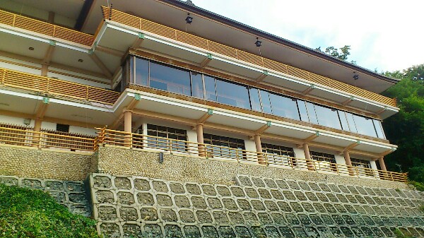 太郎坊宮の参集殿