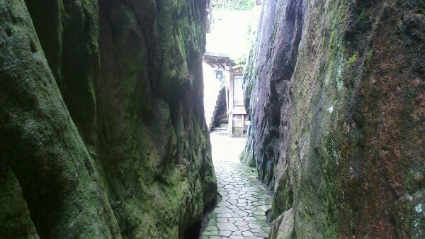 太郎坊宮の夫婦岩の言い伝え