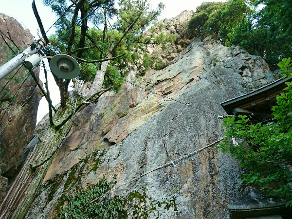 太郎坊宮の巨石