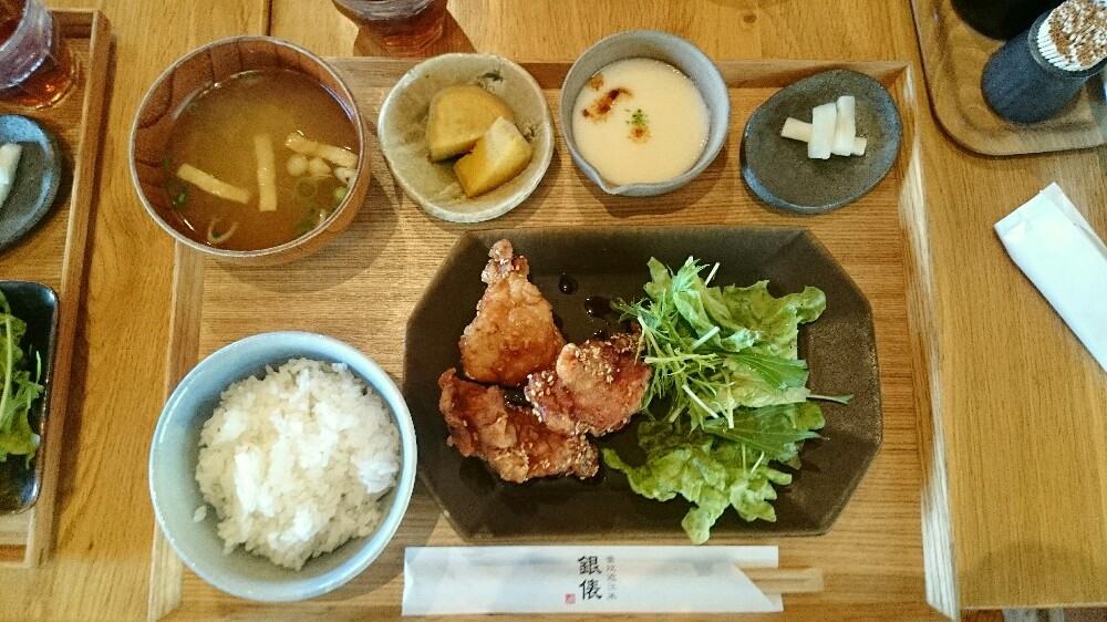 銀俵の唐揚げ定食