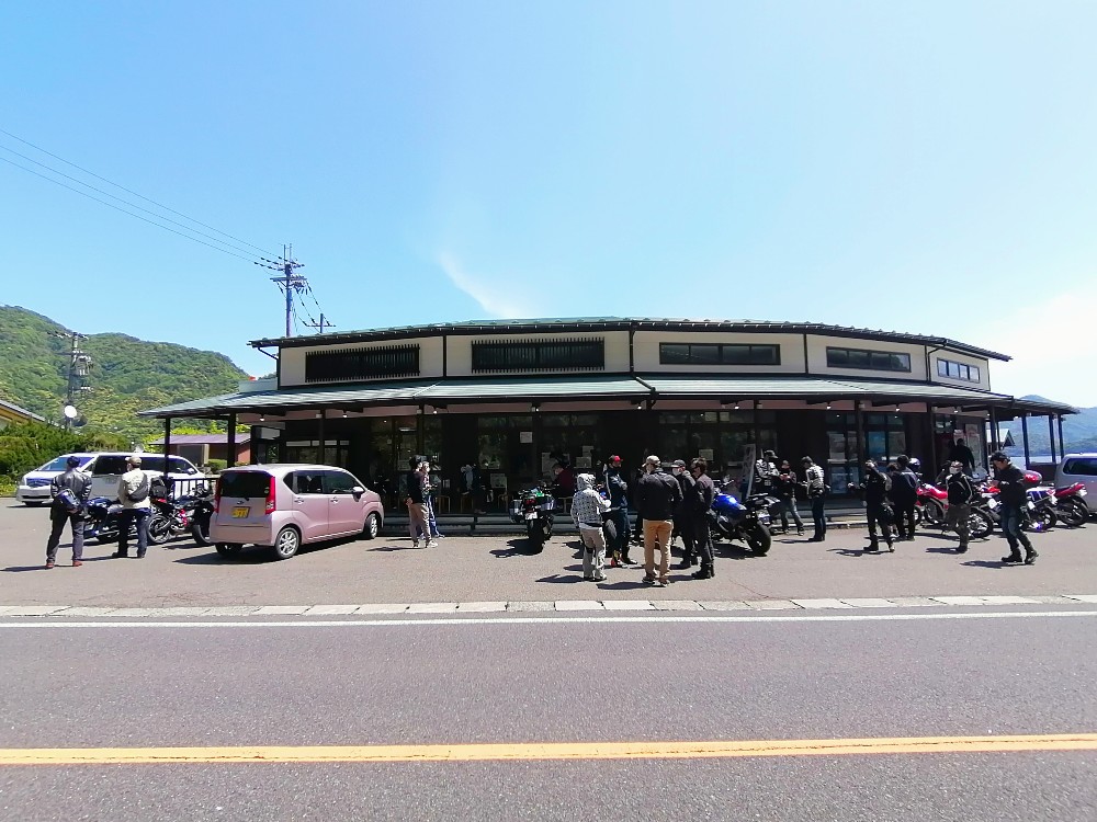 ドライブインよしだの外観