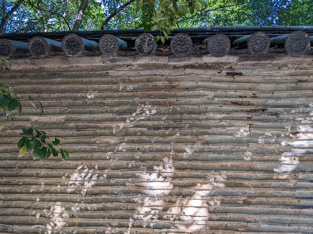 熱田神宮内にある信長塀