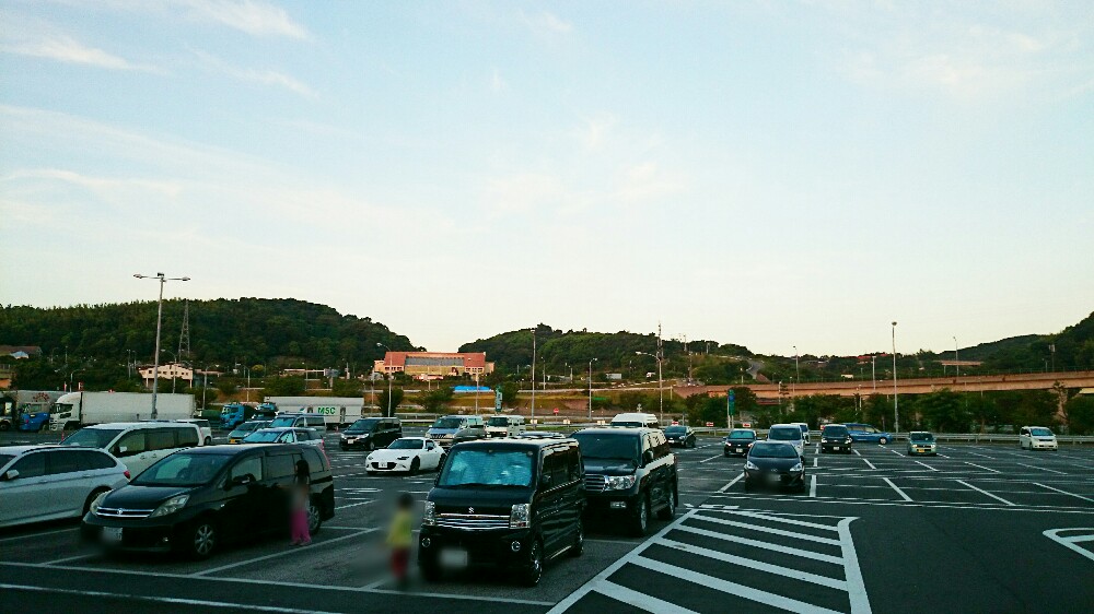 淡路サービスエリアの駐車場