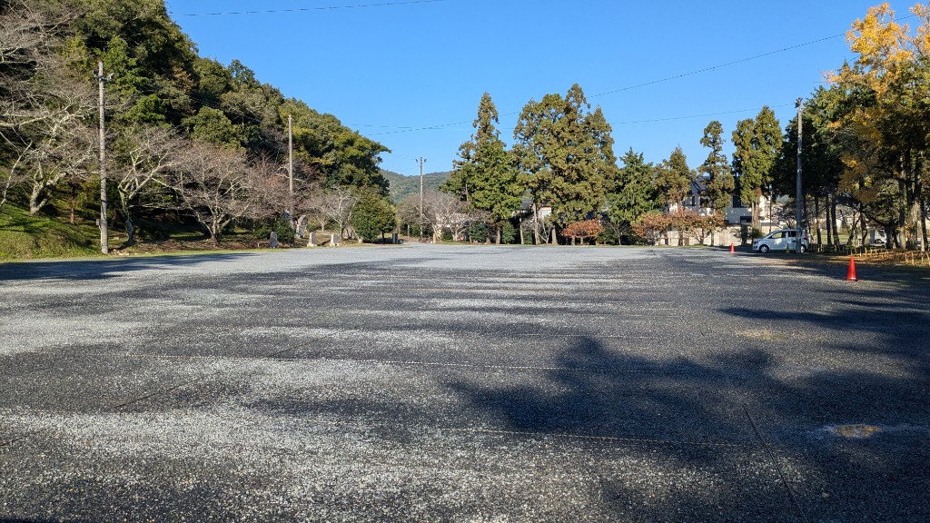吉備津彦神社の第1駐車。本堂に近くおすすめ。